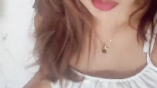 Viral Trend Dance Cute Girl White Pincky