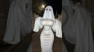 ⚠️ حقيقة مرعبة عن الحوت الأزرق ! لماذا لا يغادر البحر أ