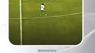 Tak terima ditackle keras