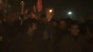 Public rally in Rawalpindi in favor of Imran Khan. People took to the streets with PTI flags.