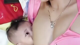 Breastfeeding mom