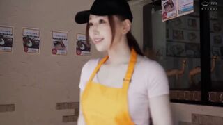 弁当屋で働くシングルマザー.mp4