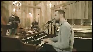 Garou - Le petit pain au chocolat (Clip Officiel)