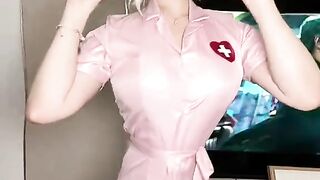 ago Super Sweet: The Dancing Model Girl