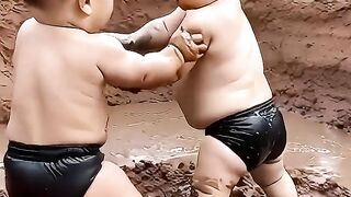 Cute baby ???????? Funny shorts fighting
