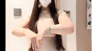 Elegant Moves: Watch This Sweet Model Dance Her Heart Out