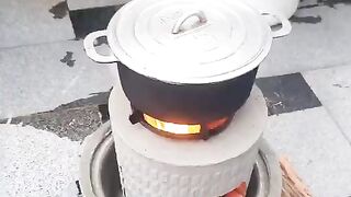 Design Ideas Cement Stove From The Trash;Reuse Plastic Basket; Never have in the US