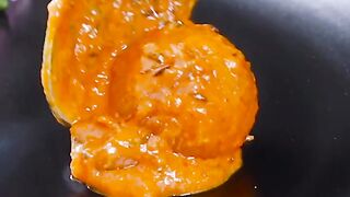 Sabut pyaz malai sabzi