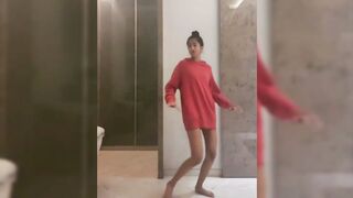 Indian Girl Siddhi Jain Dance