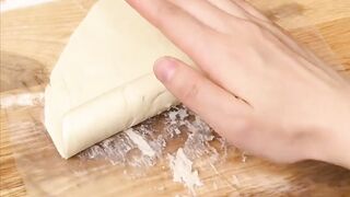 Crispy sausage rolls