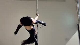 Sexy stripdance |The hair got in my face