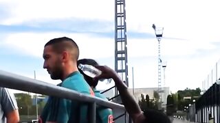 مقالب الماء بين لاعبي كرة القدم ????????