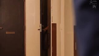 慰めてくれるお隣さん.mp4