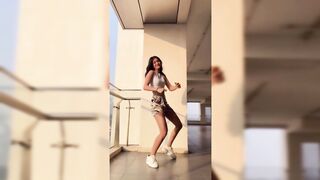 Indian Girl Siddhi Jain Dance