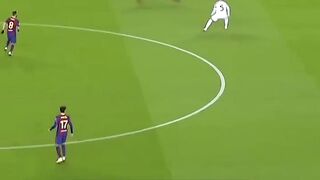 Messi vs Ronaldo ????