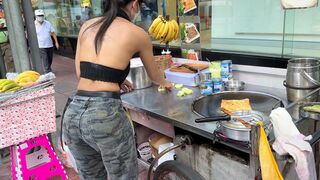 The Most Hardworking Girl In Bangkok - Banana Pancake Roti Served By Beautiful Thai Girl