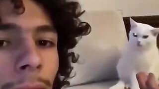 Mewoo..Mewoo ????????????????????????