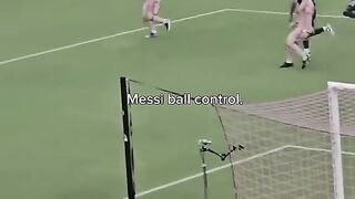 Messi's ball control skills ???? #messi #ballcontrol #football #fyp