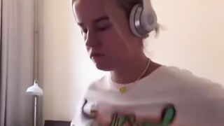 Laugh challenge