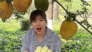 eat durian in the garden