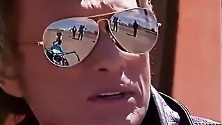 Clip INEDIT "allumer le feu" Johnny Hallyday (bête de scène)