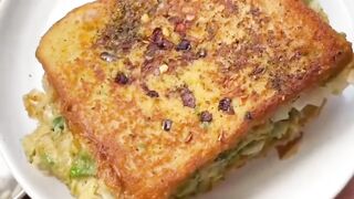 Bread ???????? Omlette Delicious Food Recipe ????  #viralreelsシ #trend #eggbuddies #chicken #foodie #viralpost #trendingreels