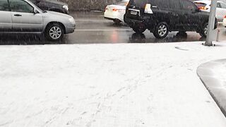 Решил для подруги погулять