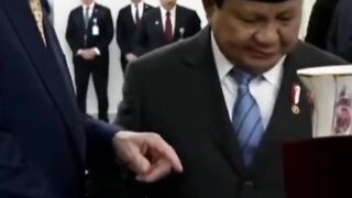 Pertukaran Cendera Mata Bersejarah antara Presiden Prabowo dan Presiden Erdogan