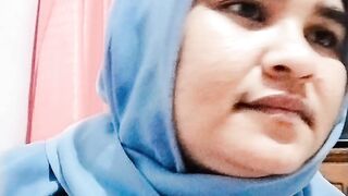 Seram Athaya melihat sesuatu di belakang pintu