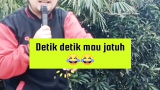 Music hiburan lucu