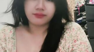Isn't it beautiful when I wear clothes?