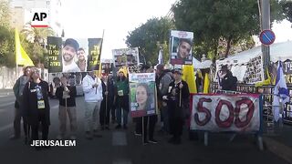 Families of remaining Israeli hostages mark their loved ones' 500 days in captivity_2.