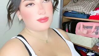 "Do I look good? Give me your opinion in the comments. If I look good, write 'Good