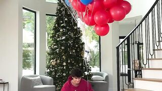 How many balloons does it take to make a puppy fly_????????(1080P_HD).mp4