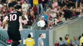 استهزاء الحارس لميسي