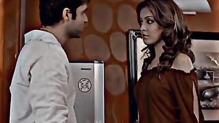 Aashiq_Banaya_Aapne_Status_|_Emraan_Hashmi_|_Romantic_Love_Status_|_Emraan_Hashmi_Hit_Song(360p).