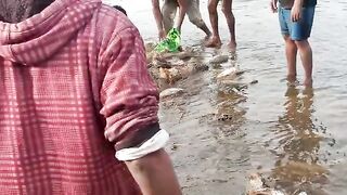 There are fish in the canal of Sahiwal district of Punjab, Pakistan#fishing