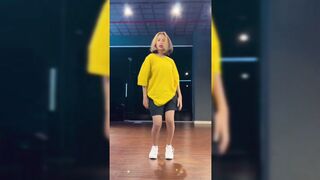 Indian Girl Kushi Shetty Dance