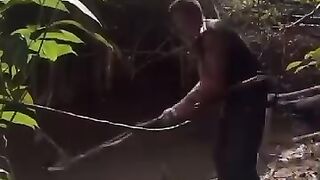 Mancing di hutan rimba