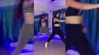 Indian Girl Raveena Choudhary Dance
