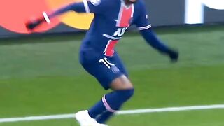 When Neymar destroyed Istanbul alone #neymar #neymarjr #fyp #pourtoi