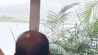 how the plane fly with storm