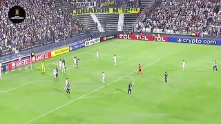 Los íntimos le ganaron a los Xeneize en lima (1-0 ) fase 2