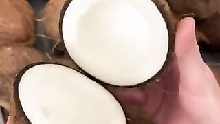 Coconut Pavlova