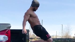 This guy can swing his legs