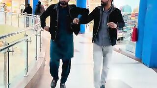 Tag karo aise dost ko shorts phuki funny