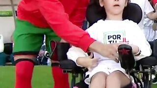 Cristiano Ronaldo dos Santos Aveiro).