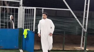 لما تلعب مع أبوها