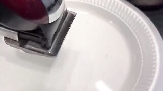 This is how barbers clean their tools