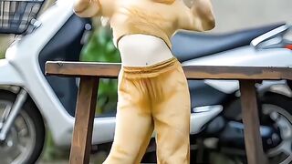 Cat danceing